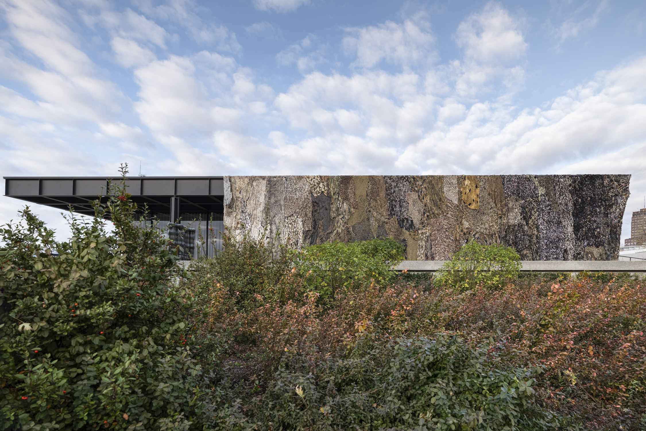 Lachen ist verdächtig (Laughing Is Suspicious)