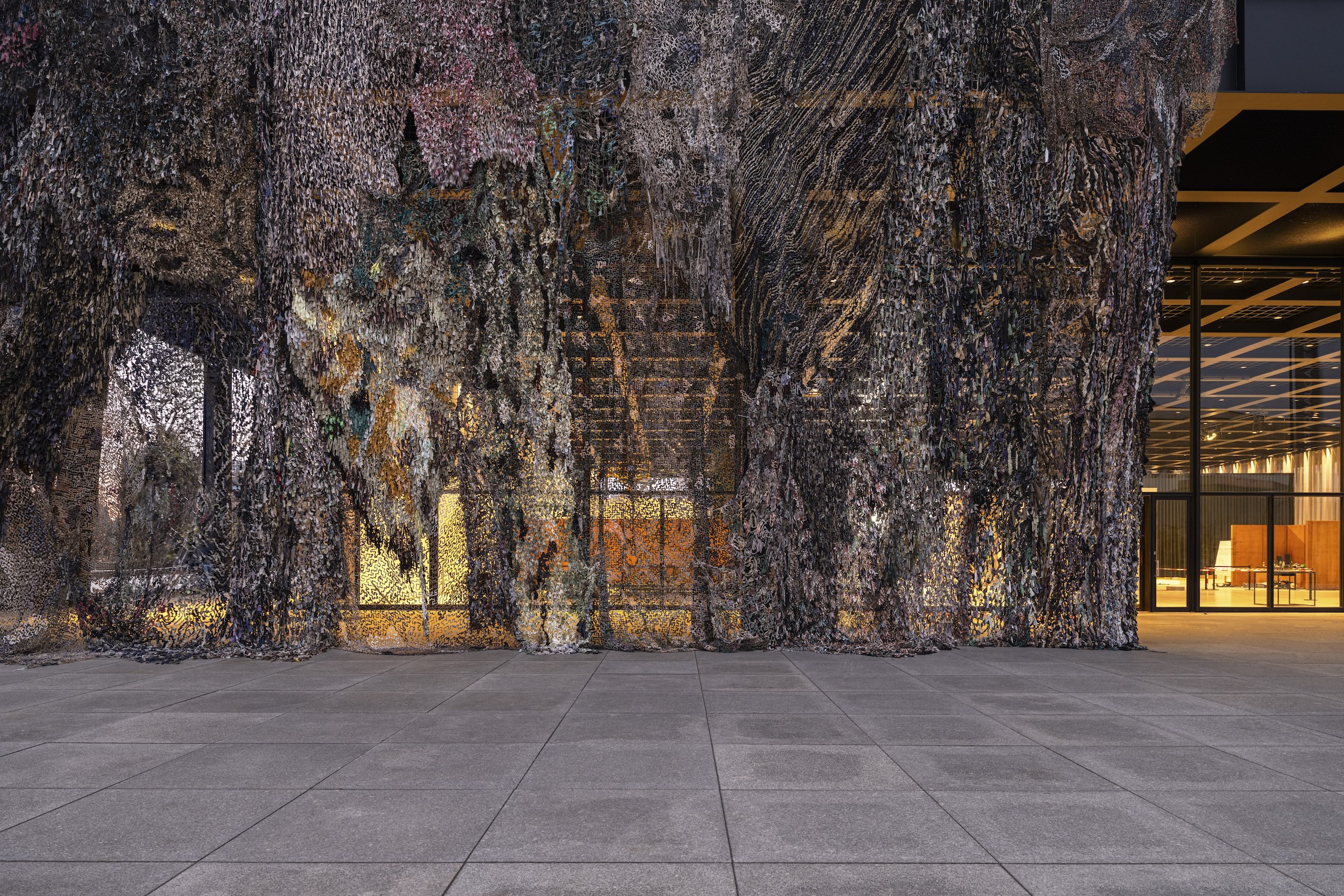 Lachen ist verdächtig (Laughing Is Suspicious)