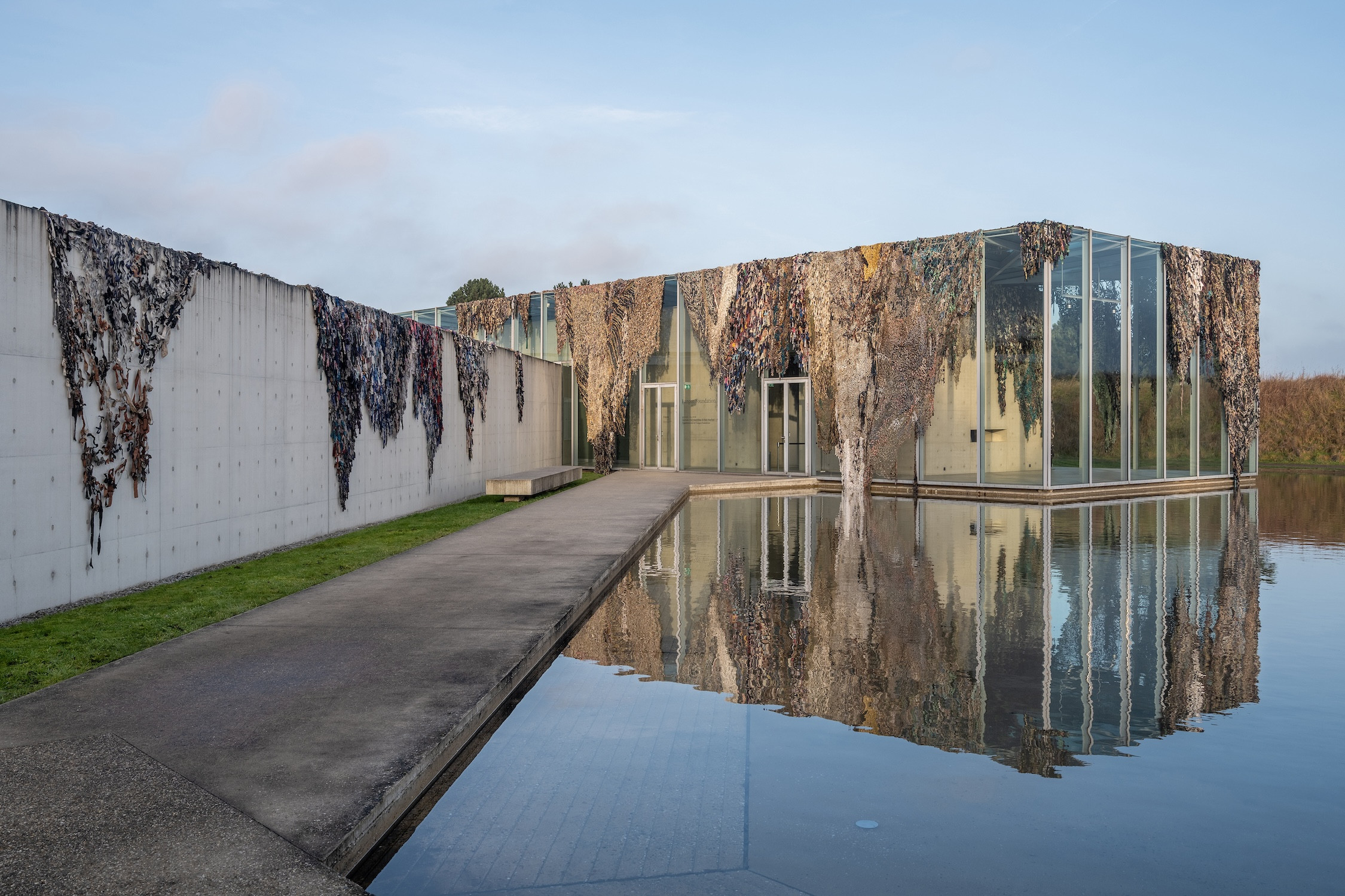 Lachen ist verdächtig (Laughing is Suspicious), Langen Foundation