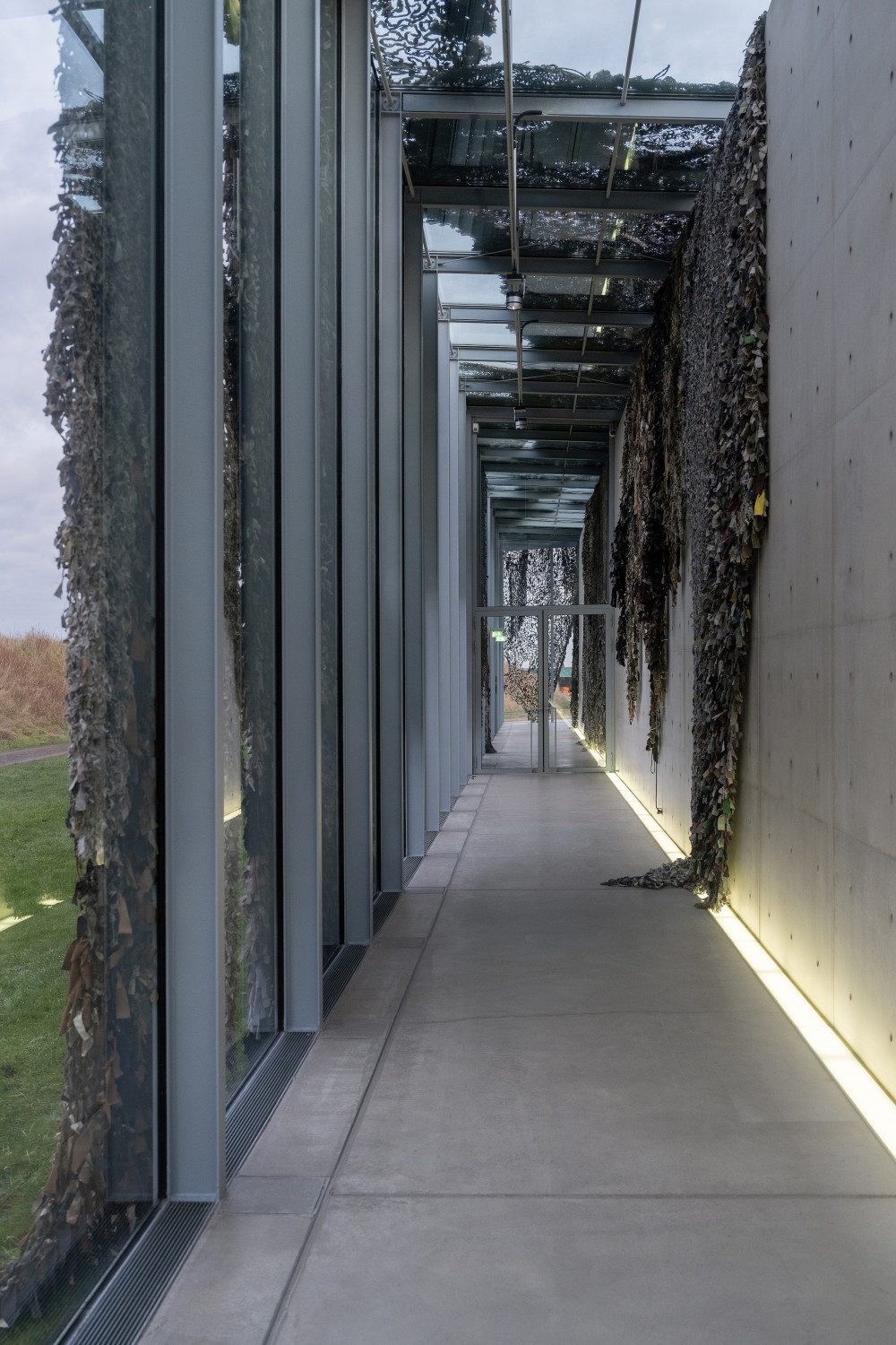 Lachen ist verdächtig (Laughing is Suspicious), Langen Foundation