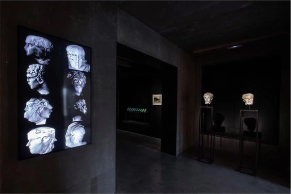Egor Kraft at Colección SOLO